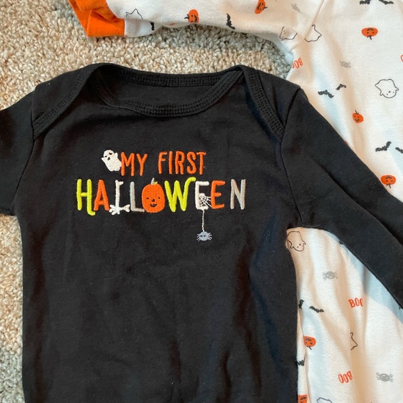 Carters just one you baby Halloween clothing fall pumpkin sleeper size 6m - Picture 2 of 6